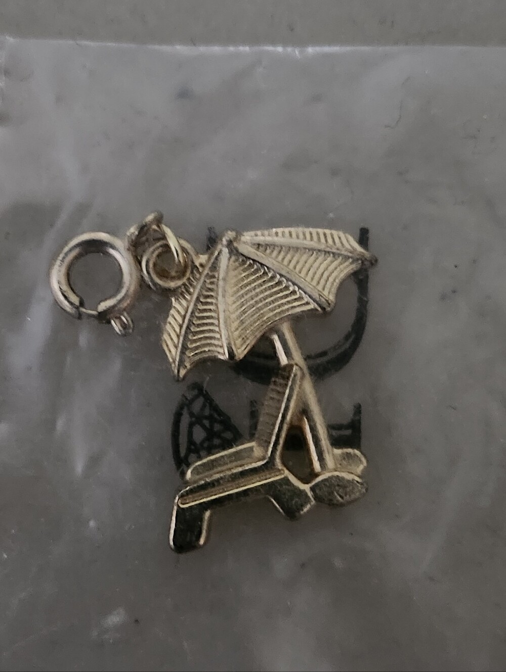 Diamonds International Gold Tone Beach Umbrella & Lounge Chair Charm